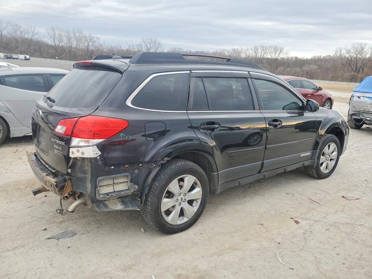 2012 SUBARU OUTBACK 3.6R LIMITED photo 3