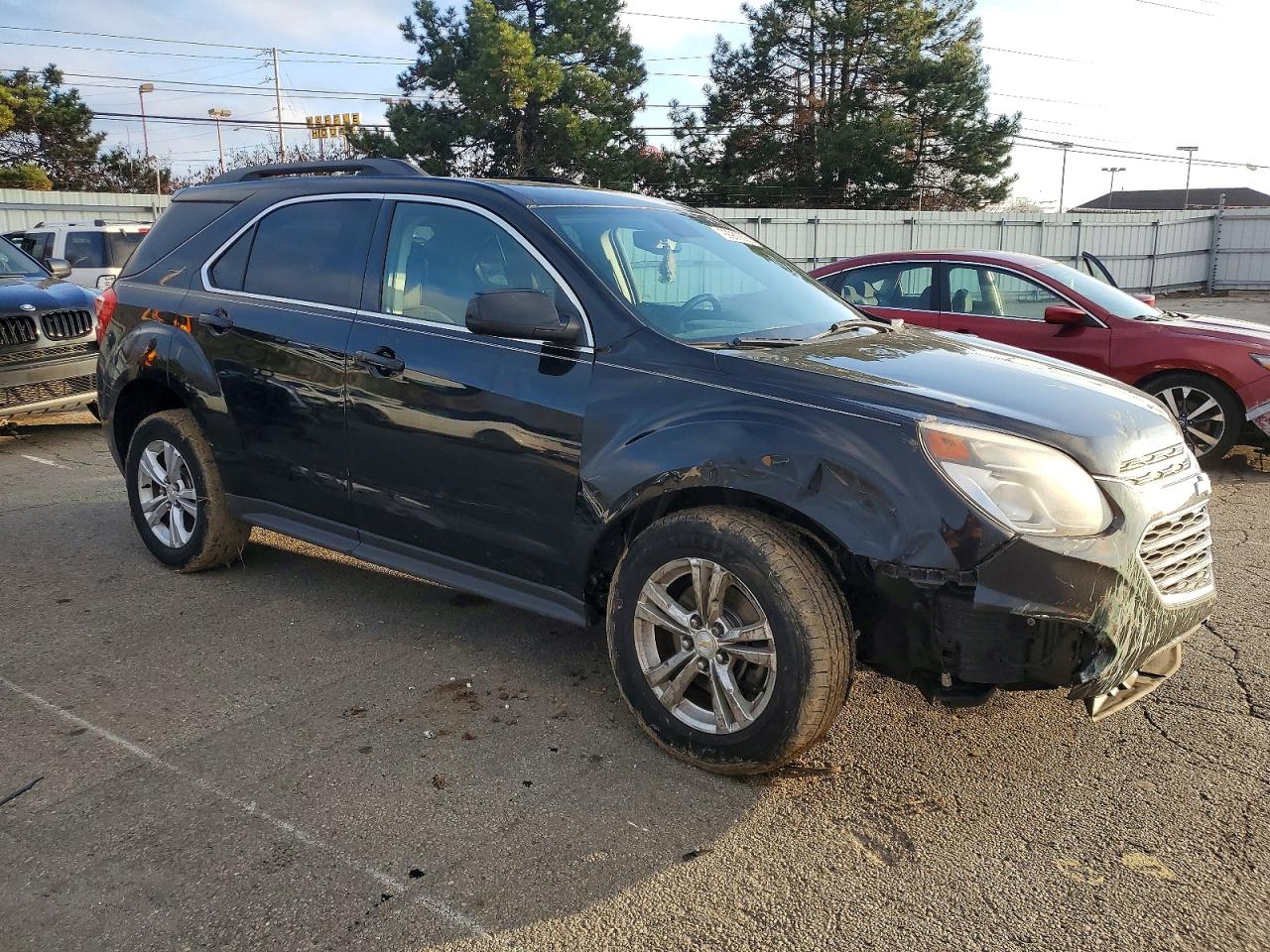 2016 CHEVROLET EQUINOX LT photo 4