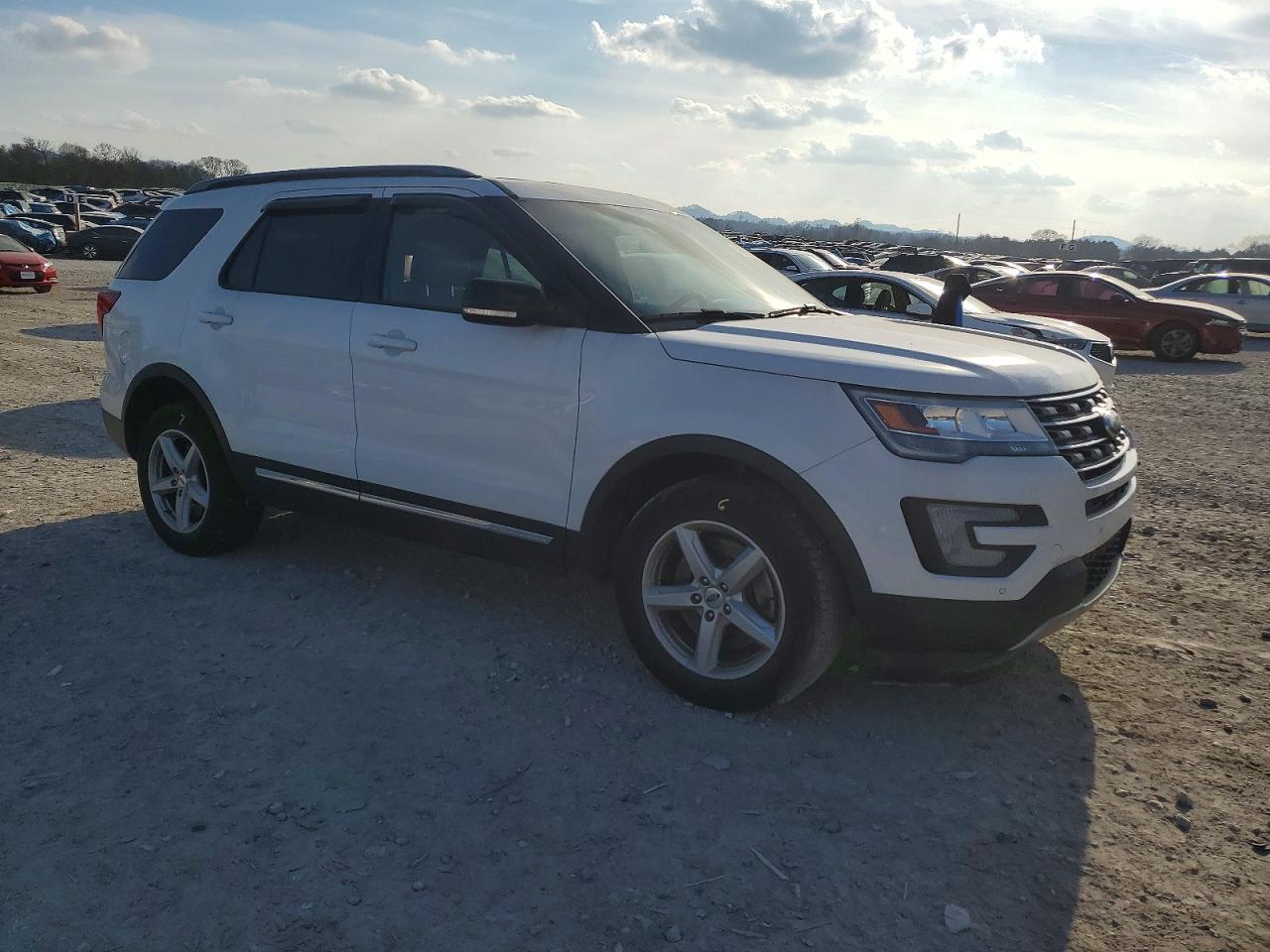 2016 FORD EXPLORER XLT photo 7