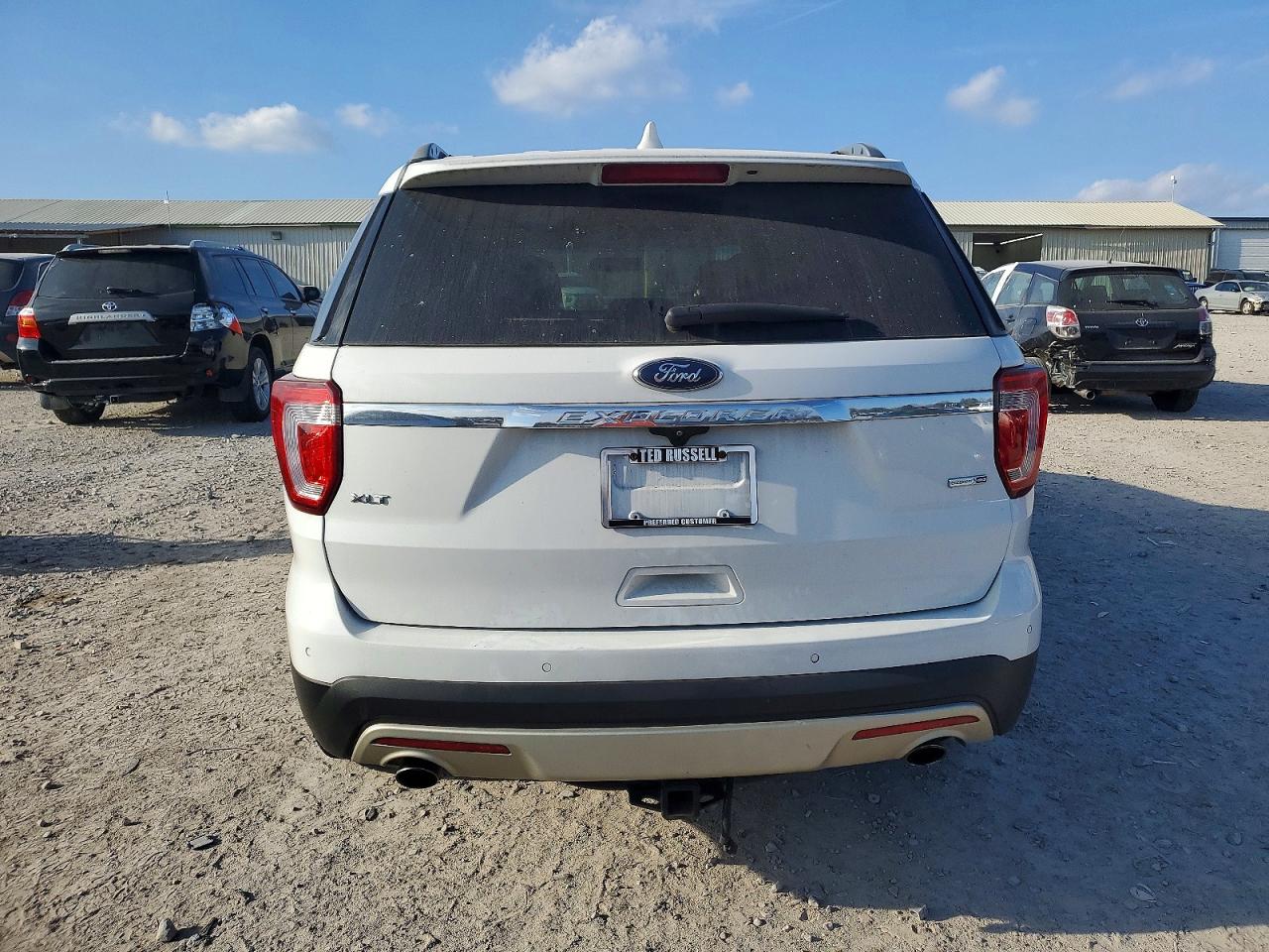 2016 FORD EXPLORER XLT photo 11