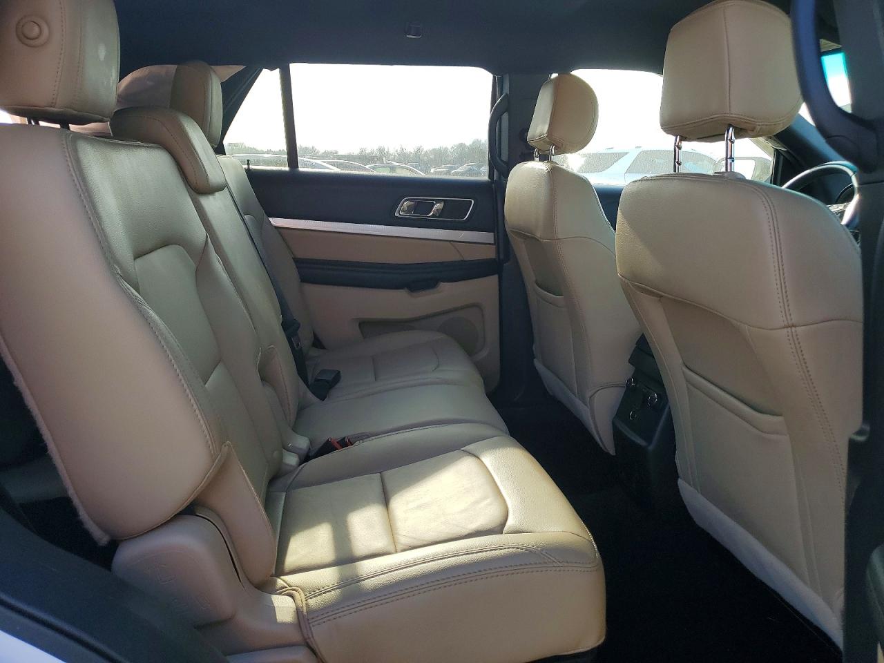 2016 FORD EXPLORER XLT photo 21
