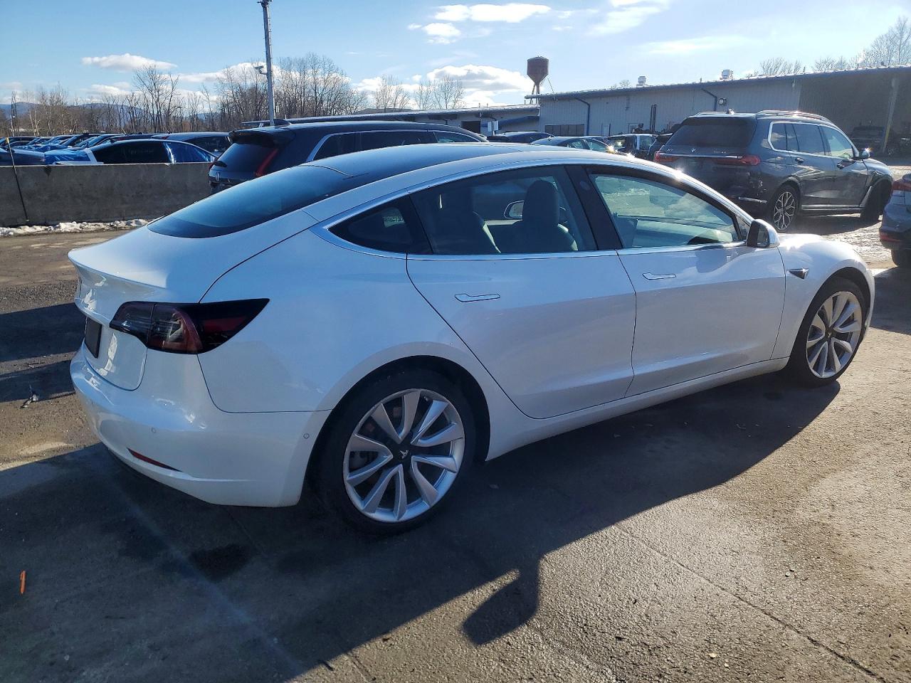 2019 TESLA MODEL 3 photo 3
