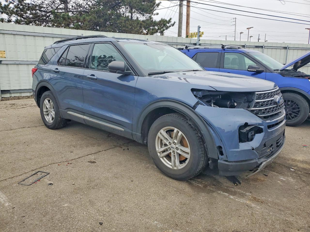 2021 FORD EXPLORER XLT photo 4