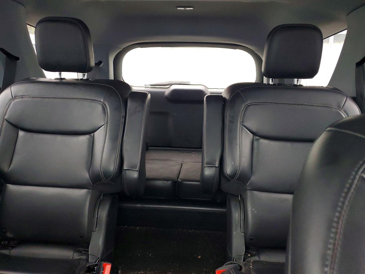 2021 FORD EXPLORER XLT photo 10