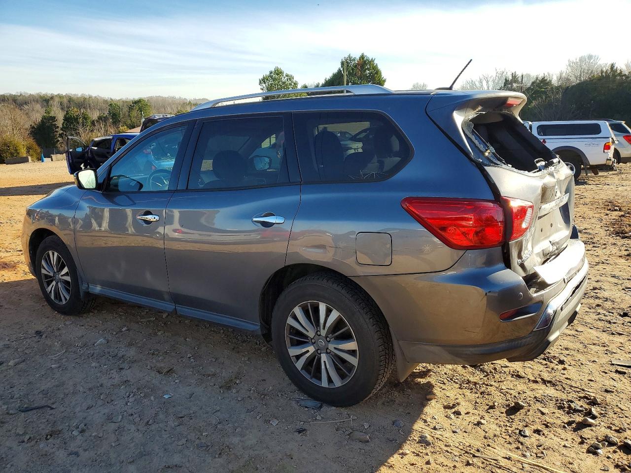 2017 NISSAN PATHFINDER S photo 2