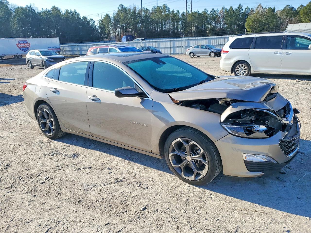 2023 CHEVROLET MALIBU LT photo 4