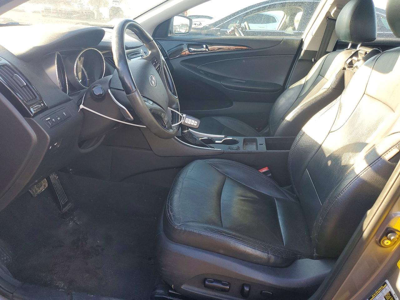 2011 HYUNDAI SONATA SE photo 7