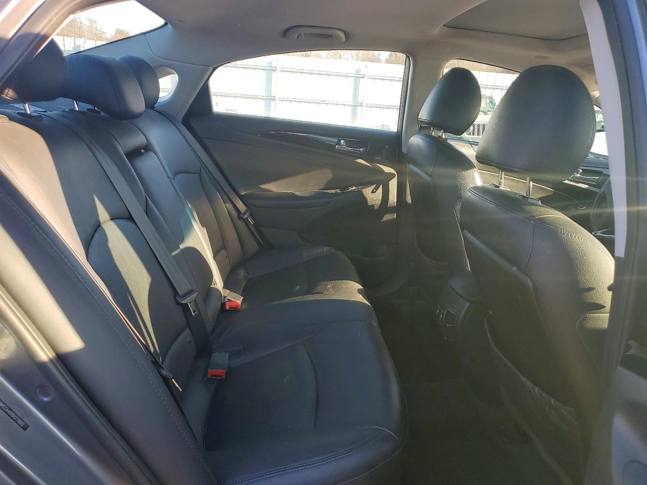 2011 HYUNDAI SONATA SE photo 10