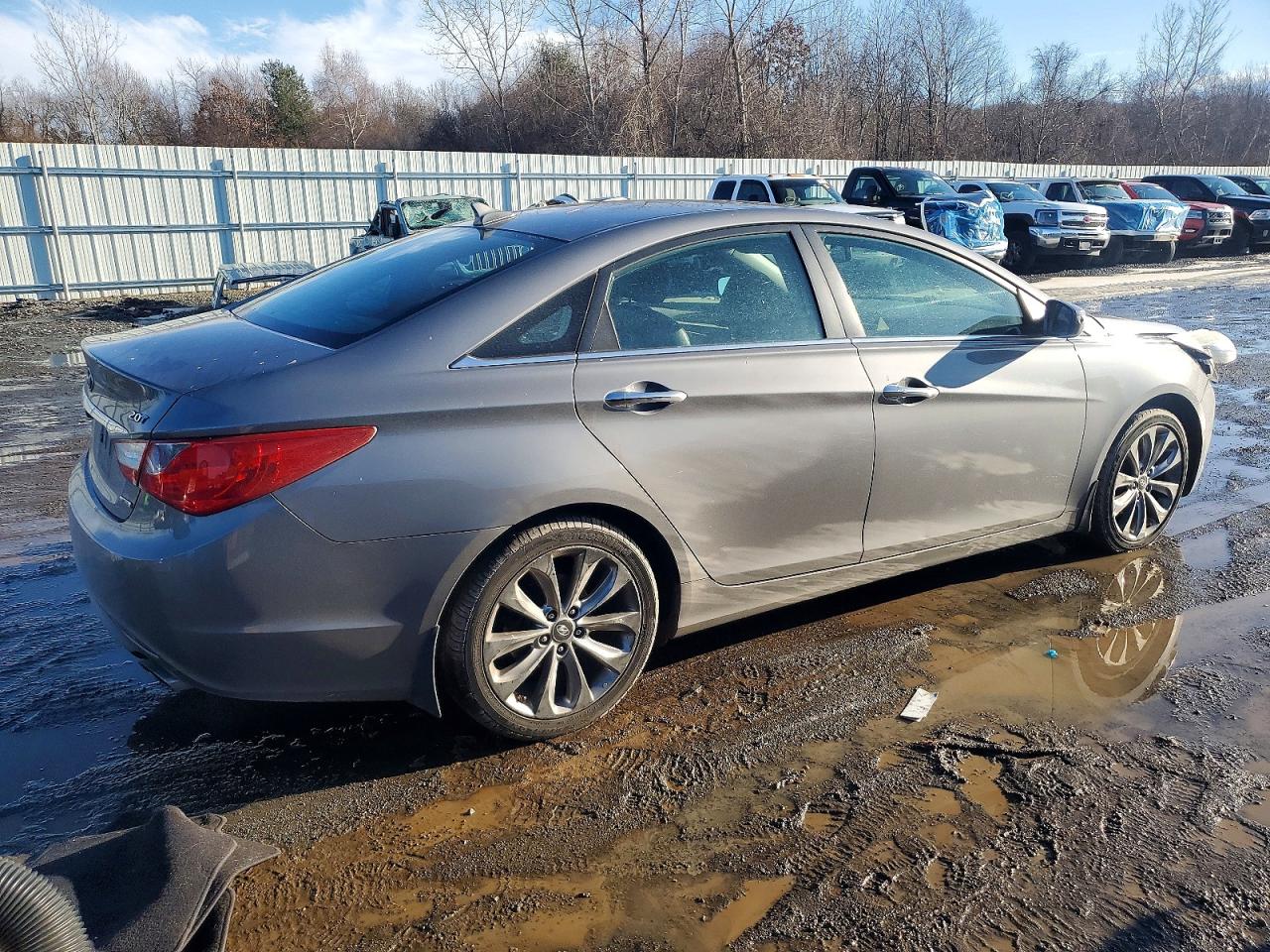 2011 HYUNDAI SONATA SE photo 3