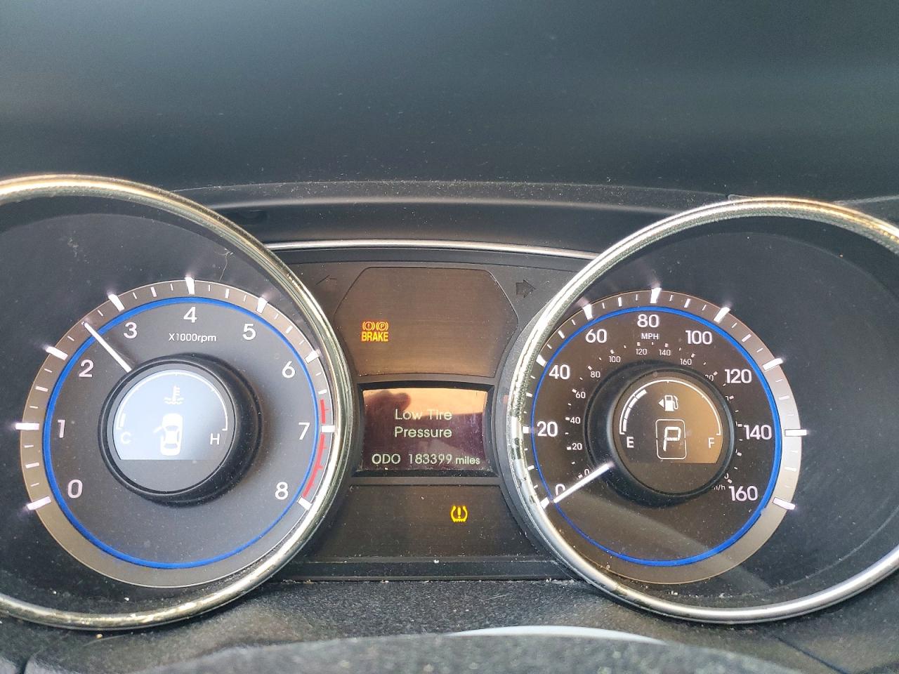2011 HYUNDAI SONATA SE photo 9