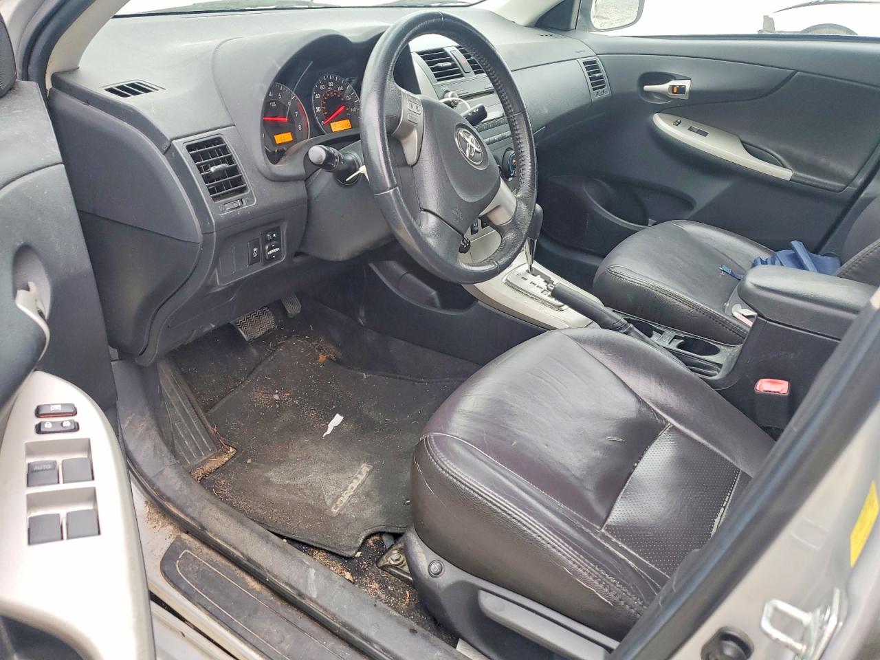 2010 TOYOTA COROLLA BASE photo 8