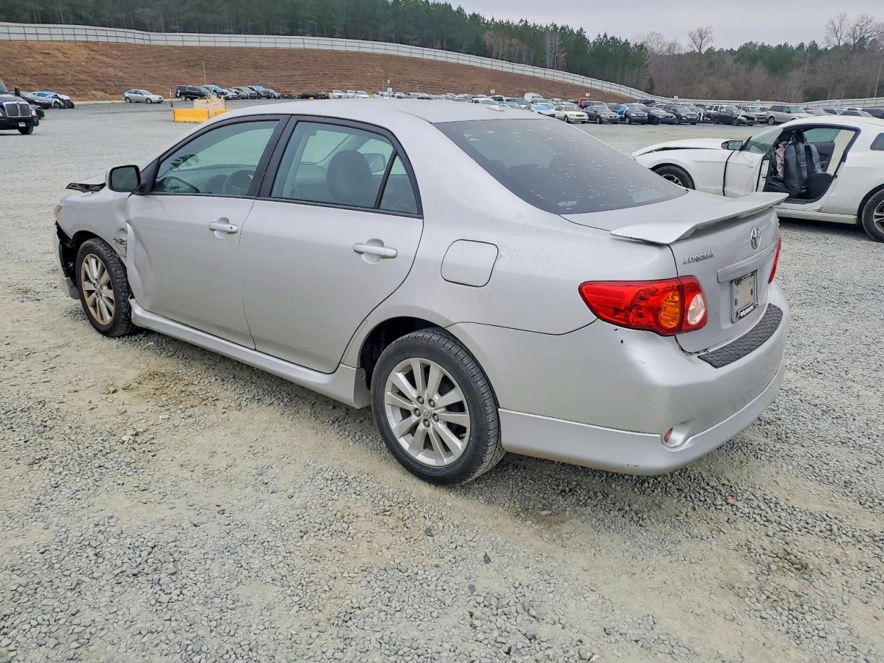 2010 TOYOTA COROLLA BASE photo 2