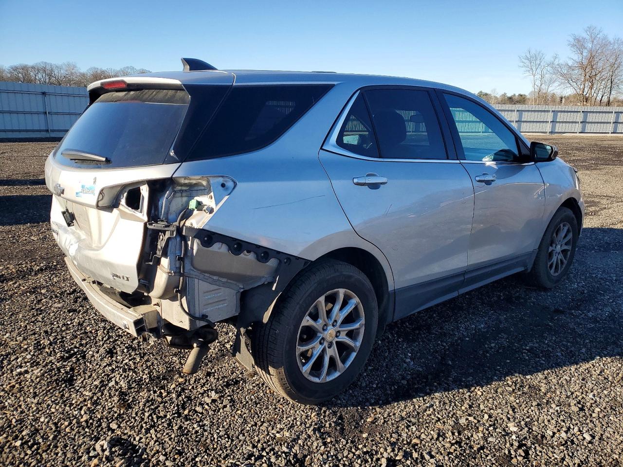 2018 CHEVROLET EQUINOX LT photo 3