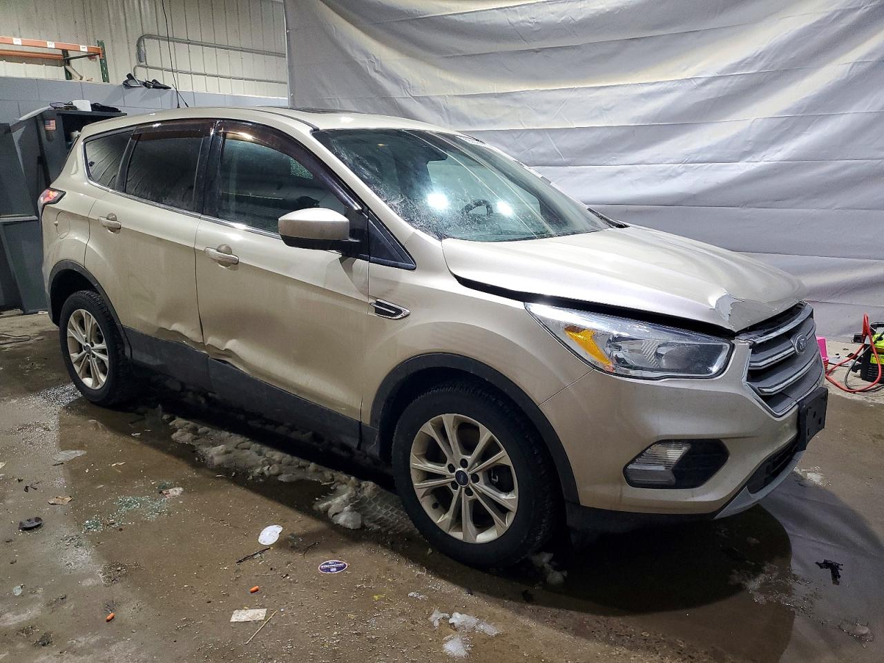 2017 FORD ESCAPE SE photo 4
