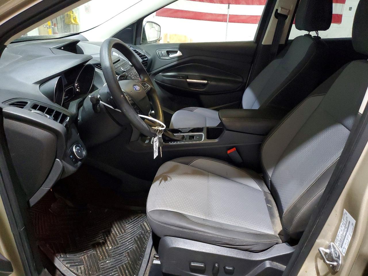 2017 FORD ESCAPE SE photo 7