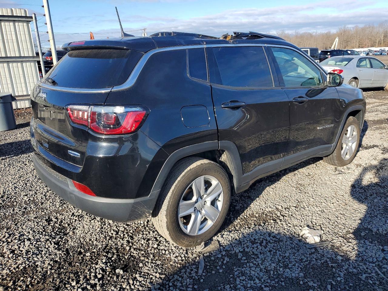 2022 JEEP COMPASS LATITUDE photo 3