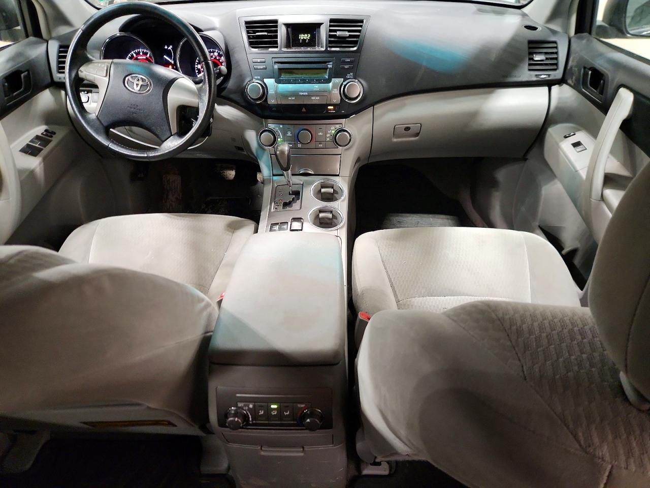 2010 TOYOTA HIGHLANDER photo 8