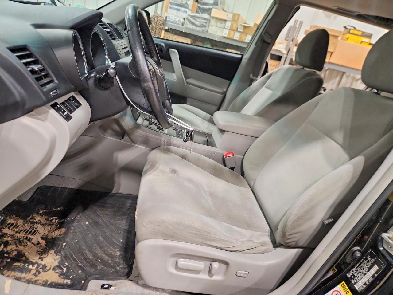 2010 TOYOTA HIGHLANDER photo 7