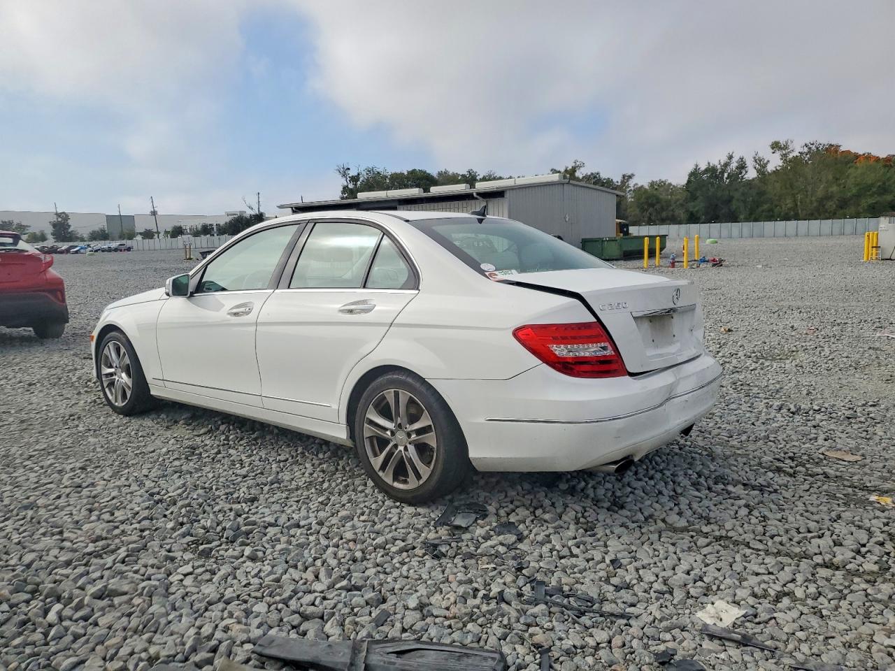 2013 MERCEDES-BENZ C 250 photo 2