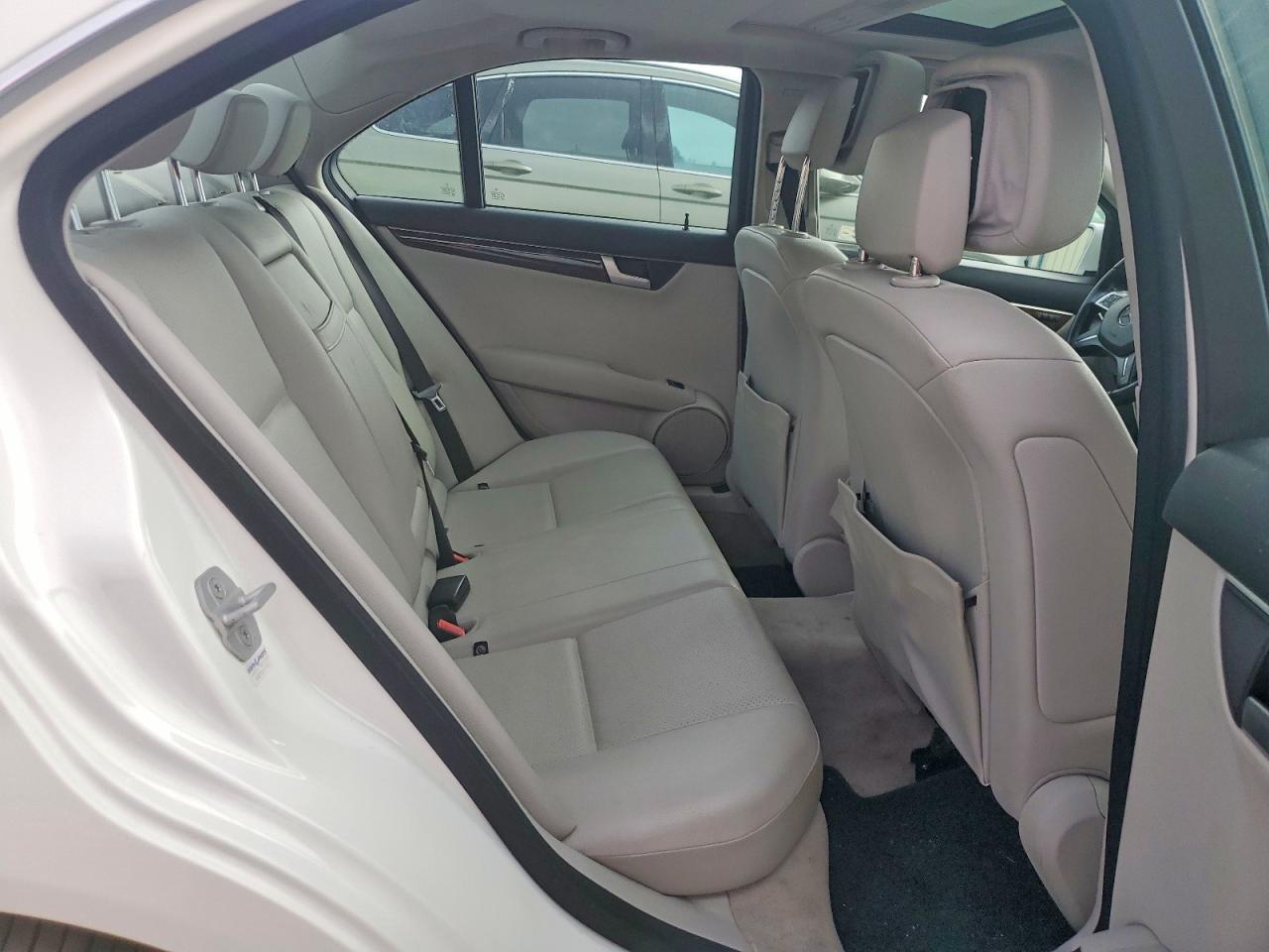 2013 MERCEDES-BENZ C 250 photo 10