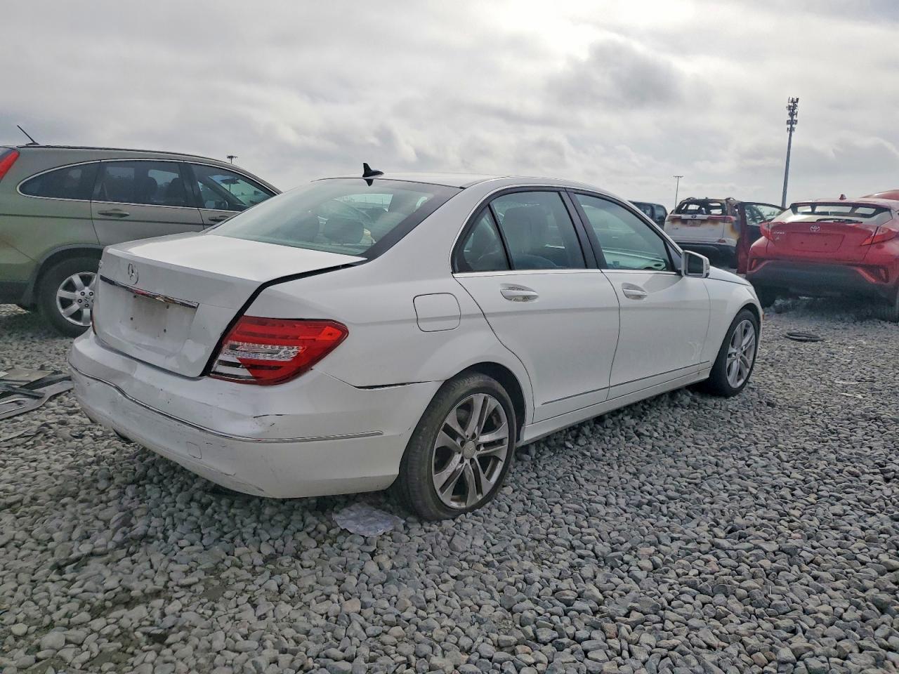 2013 MERCEDES-BENZ C 250 photo 3