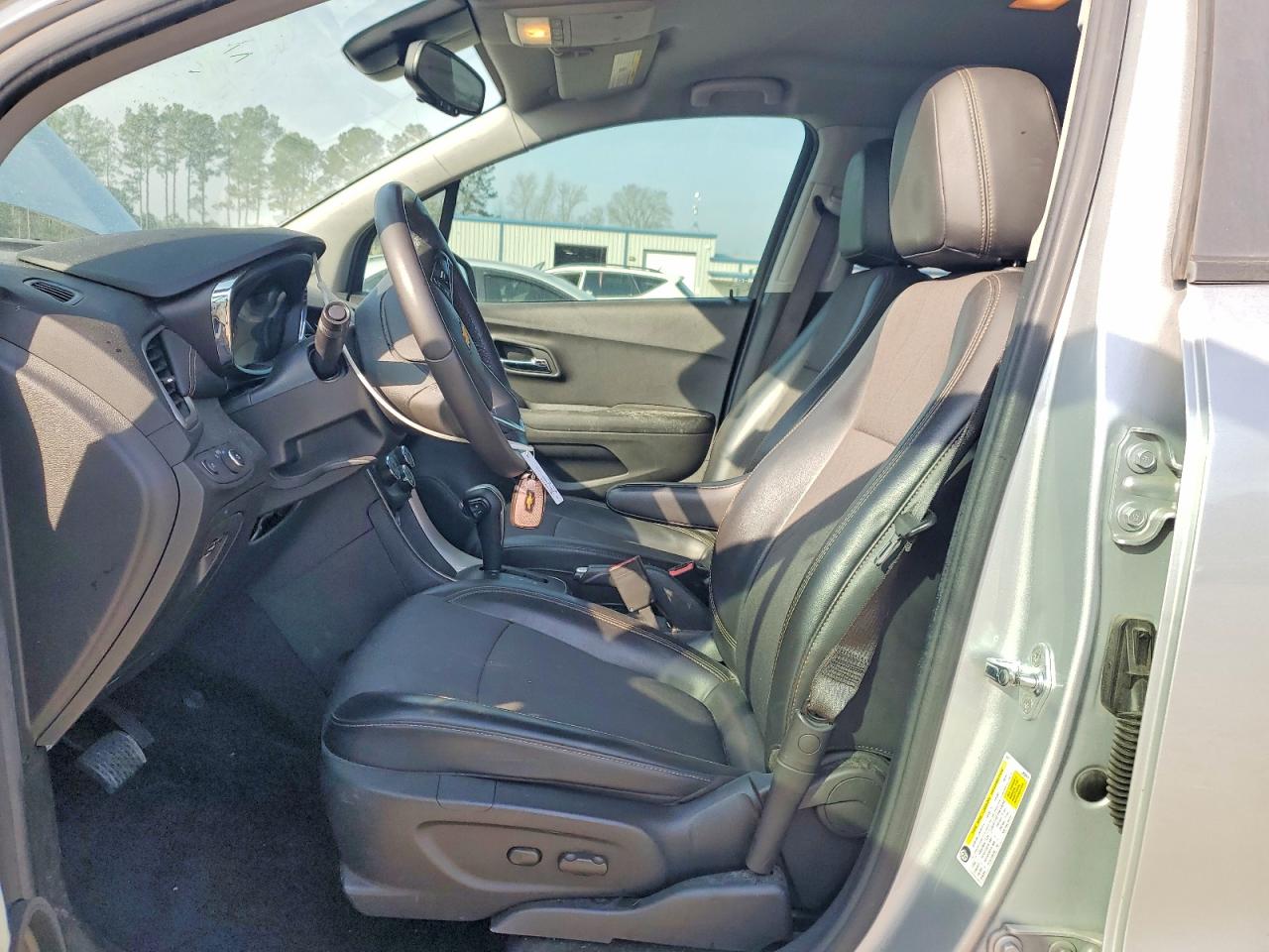 2021 CHEVROLET TRAX 1LT photo 7
