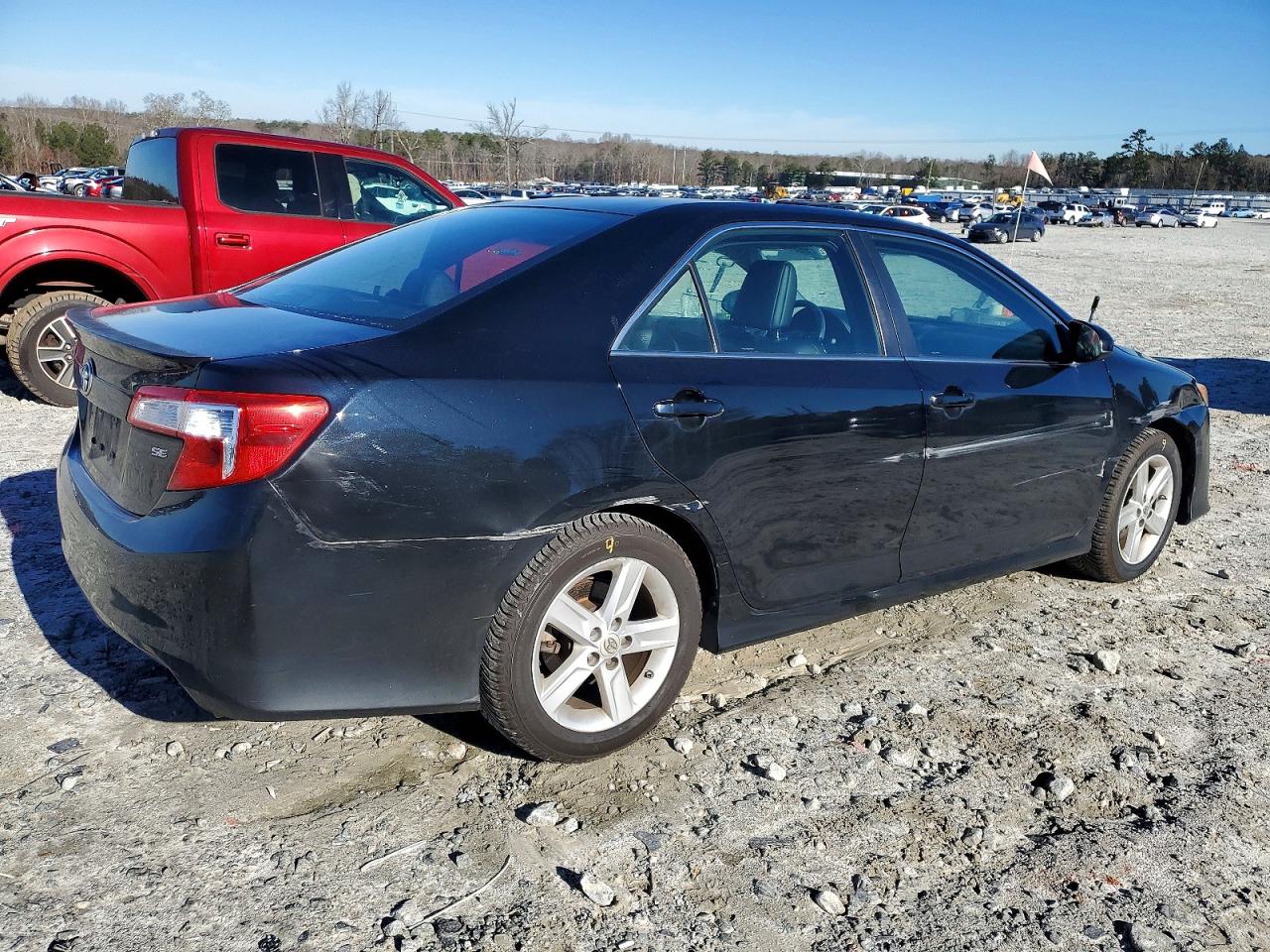 2014 TOYOTA CAMRY L photo 3
