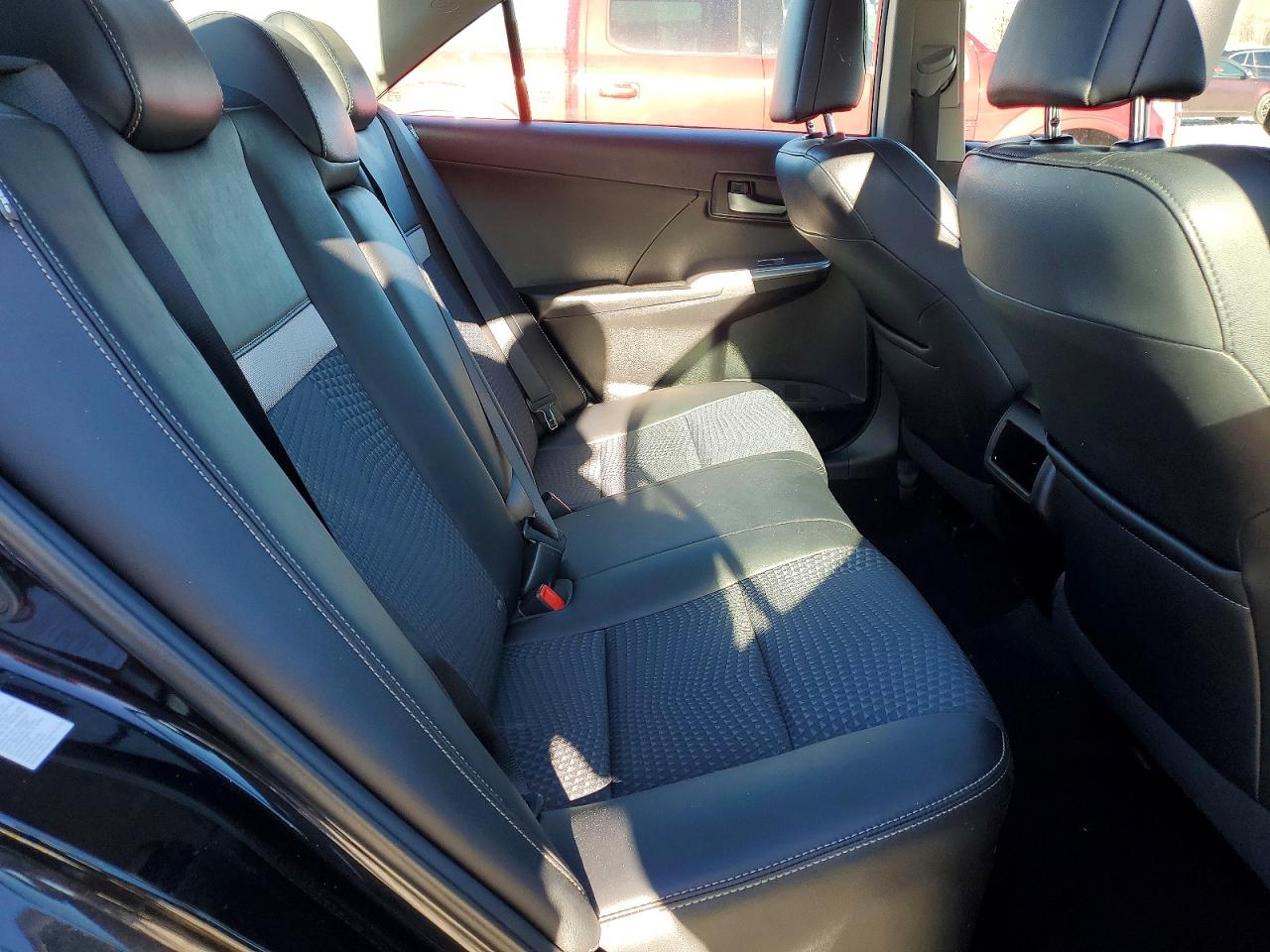 2014 TOYOTA CAMRY L photo 10