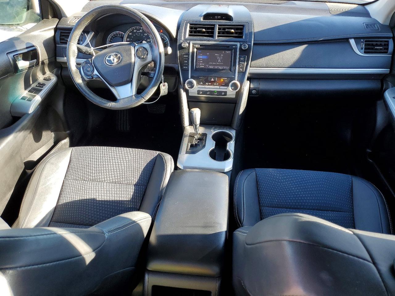 2014 TOYOTA CAMRY L photo 8