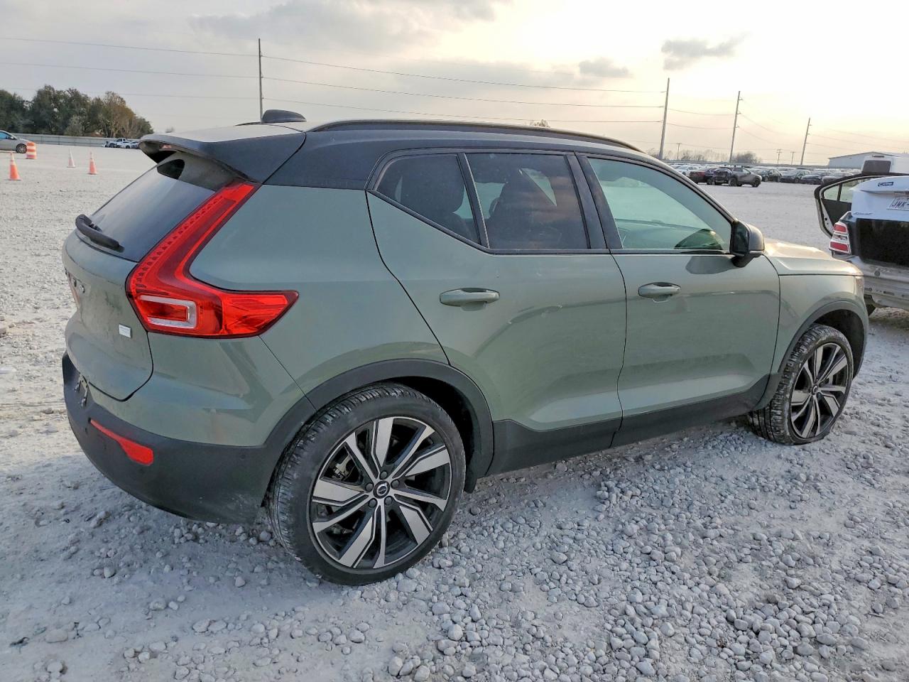 2022 VOLVO XC40 P8 RECHARGE PLUS photo 3