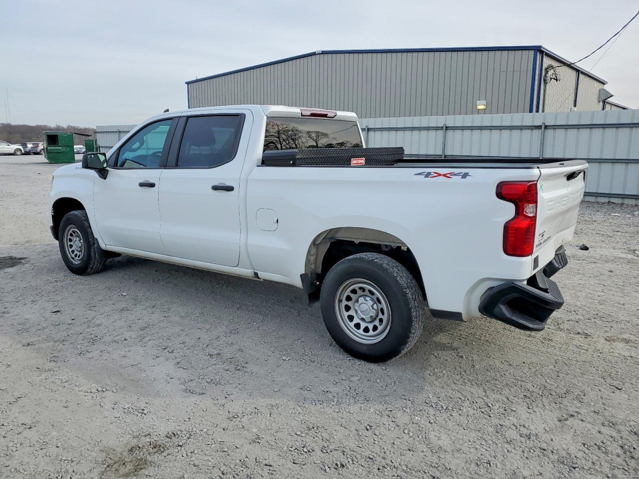 2024 CHEVROLET SILVERADO K1500 photo 2