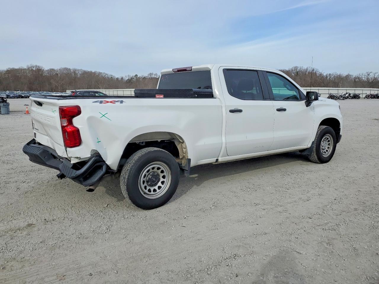 2024 CHEVROLET SILVERADO K1500 photo 3