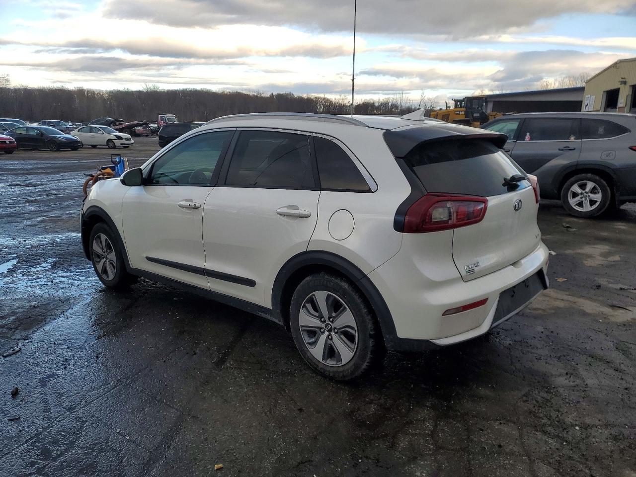 2019 KIA NIRO FE photo 2