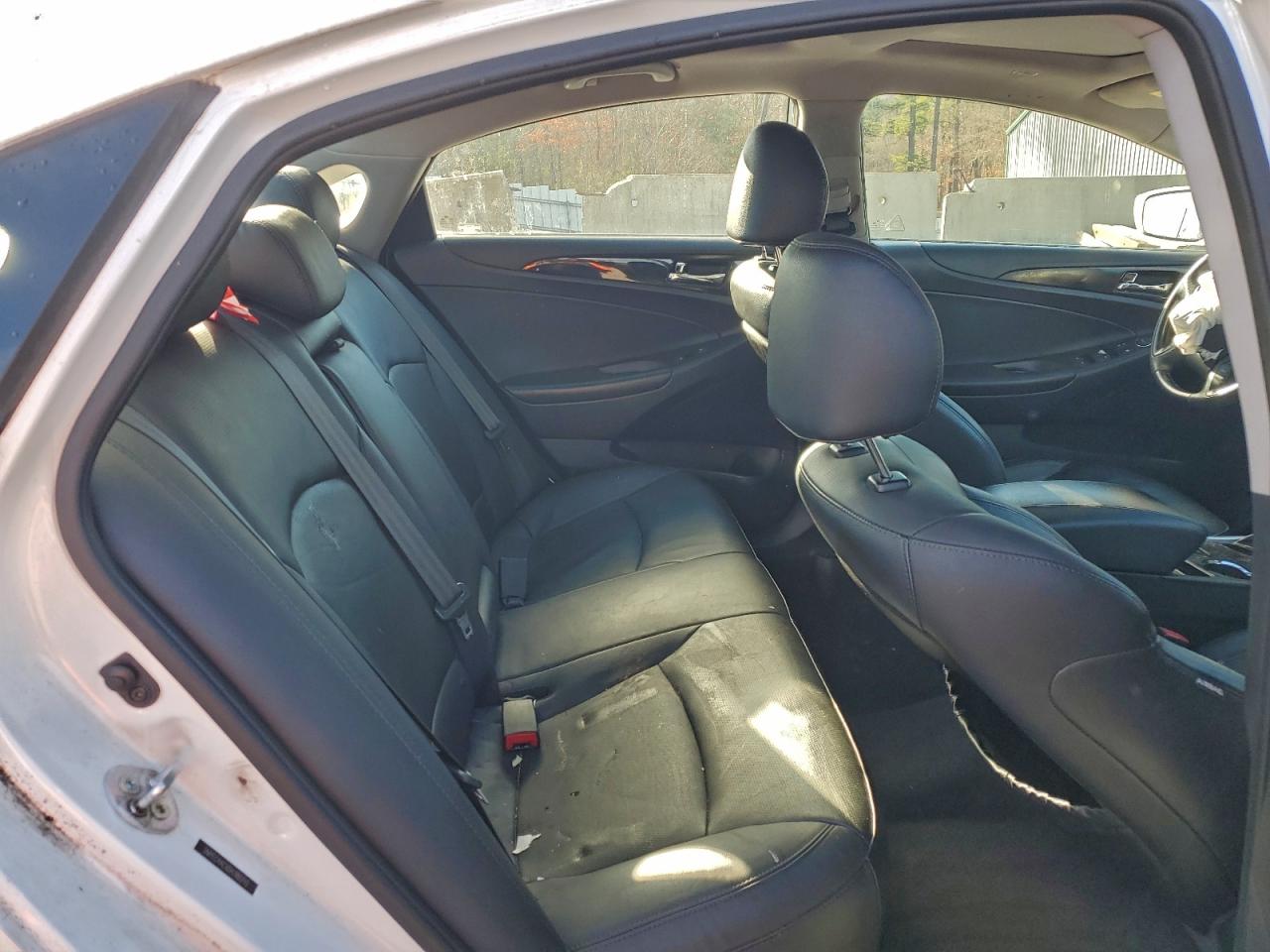 2013 HYUNDAI SONATA SE photo 10