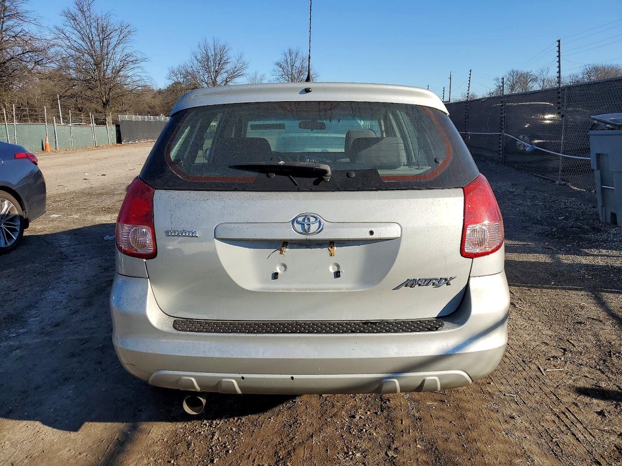 2003 TOYOTA COROLLA MATRIX XR photo 6