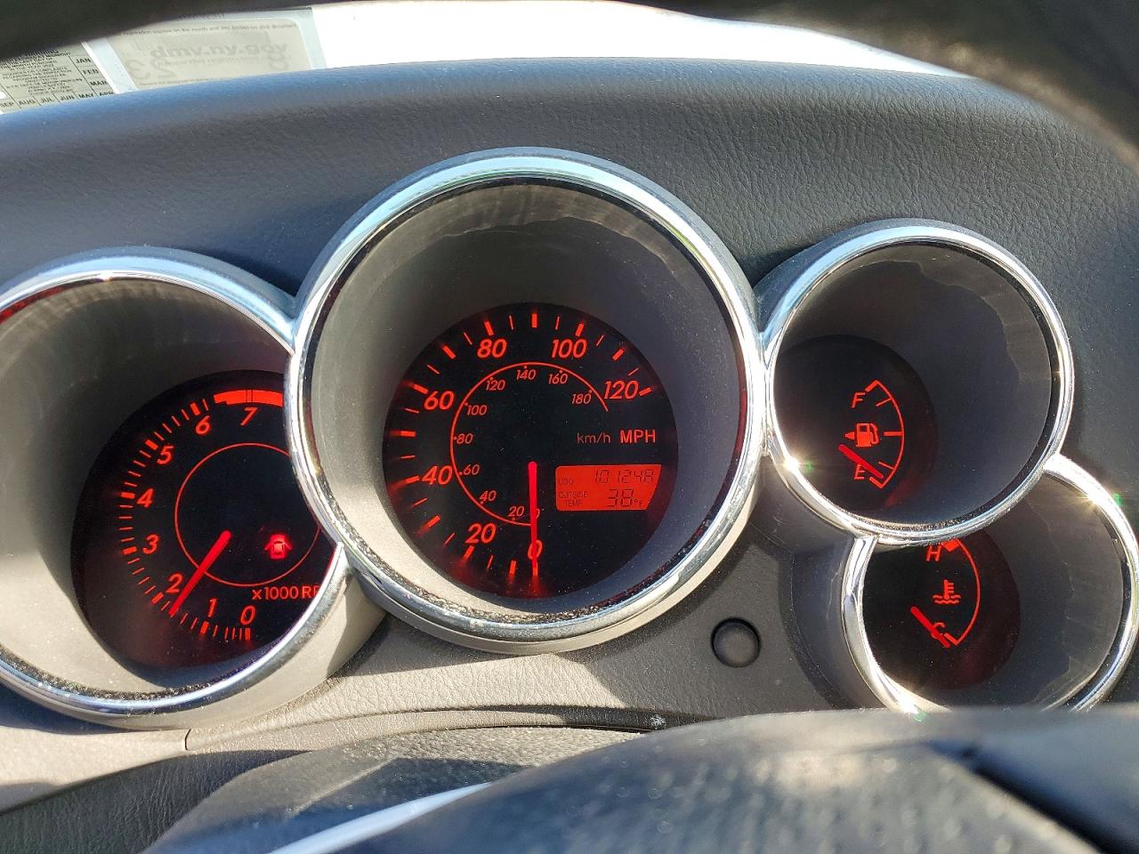 2003 TOYOTA COROLLA MATRIX XR photo 9