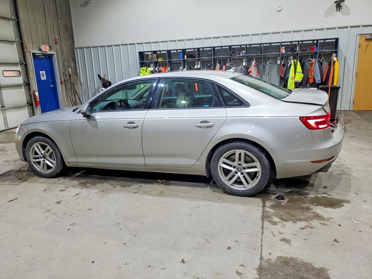 2017 AUDI A4 PREMIUM photo 2