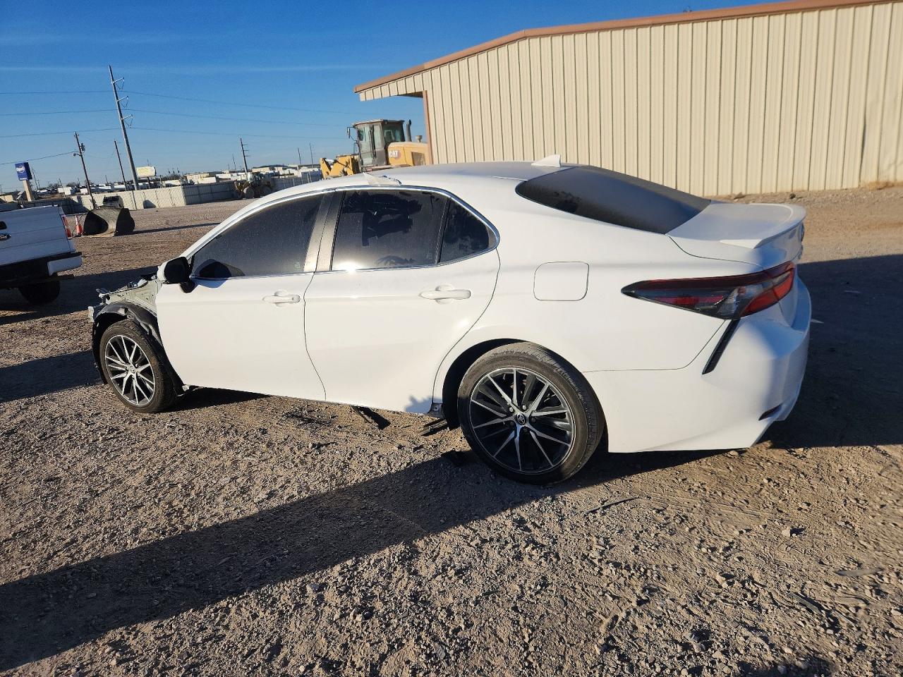 2022 TOYOTA CAMRY SE photo 2
