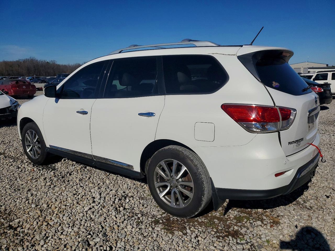2013 NISSAN PATHFINDER S photo 2