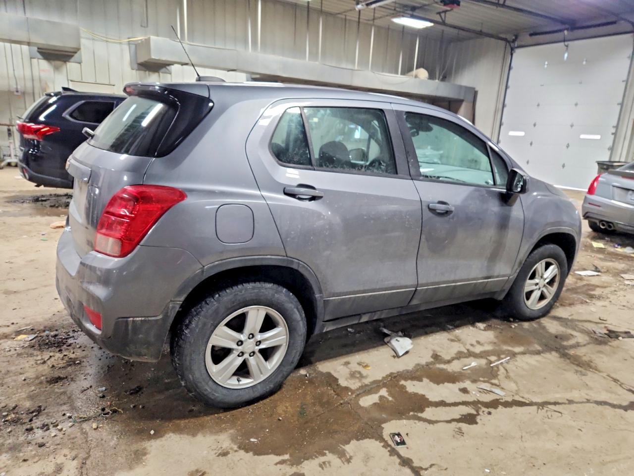 2020 CHEVROLET TRAX LS photo 3