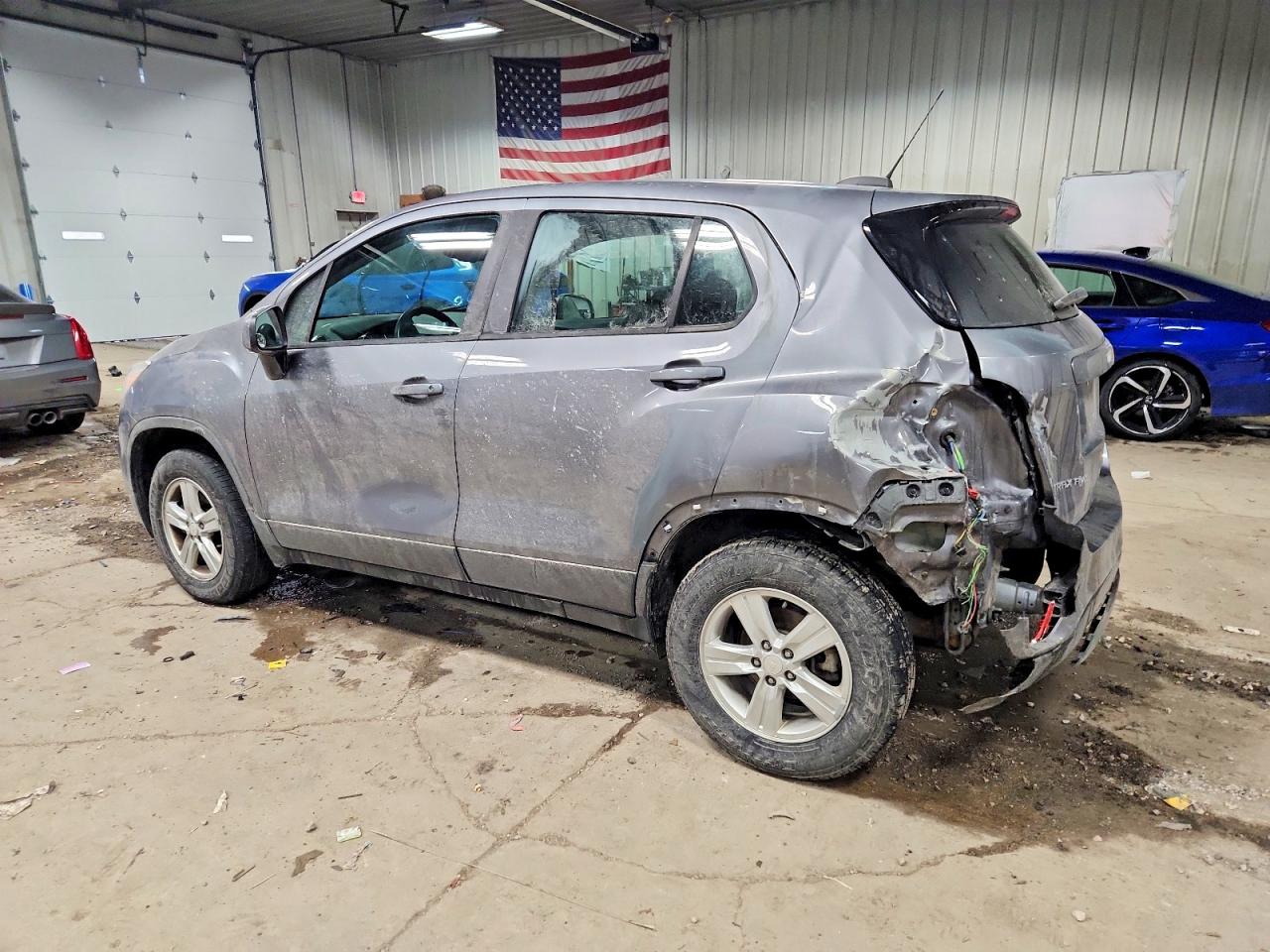 2020 CHEVROLET TRAX LS photo 2