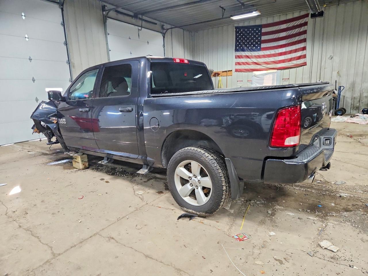 2015 RAM 1500 ST photo 2