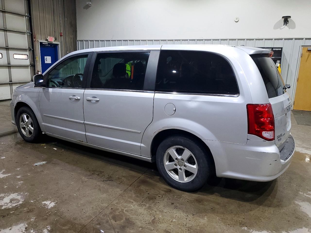 2012 DODGE GRAND CARAVAN CREW photo 2