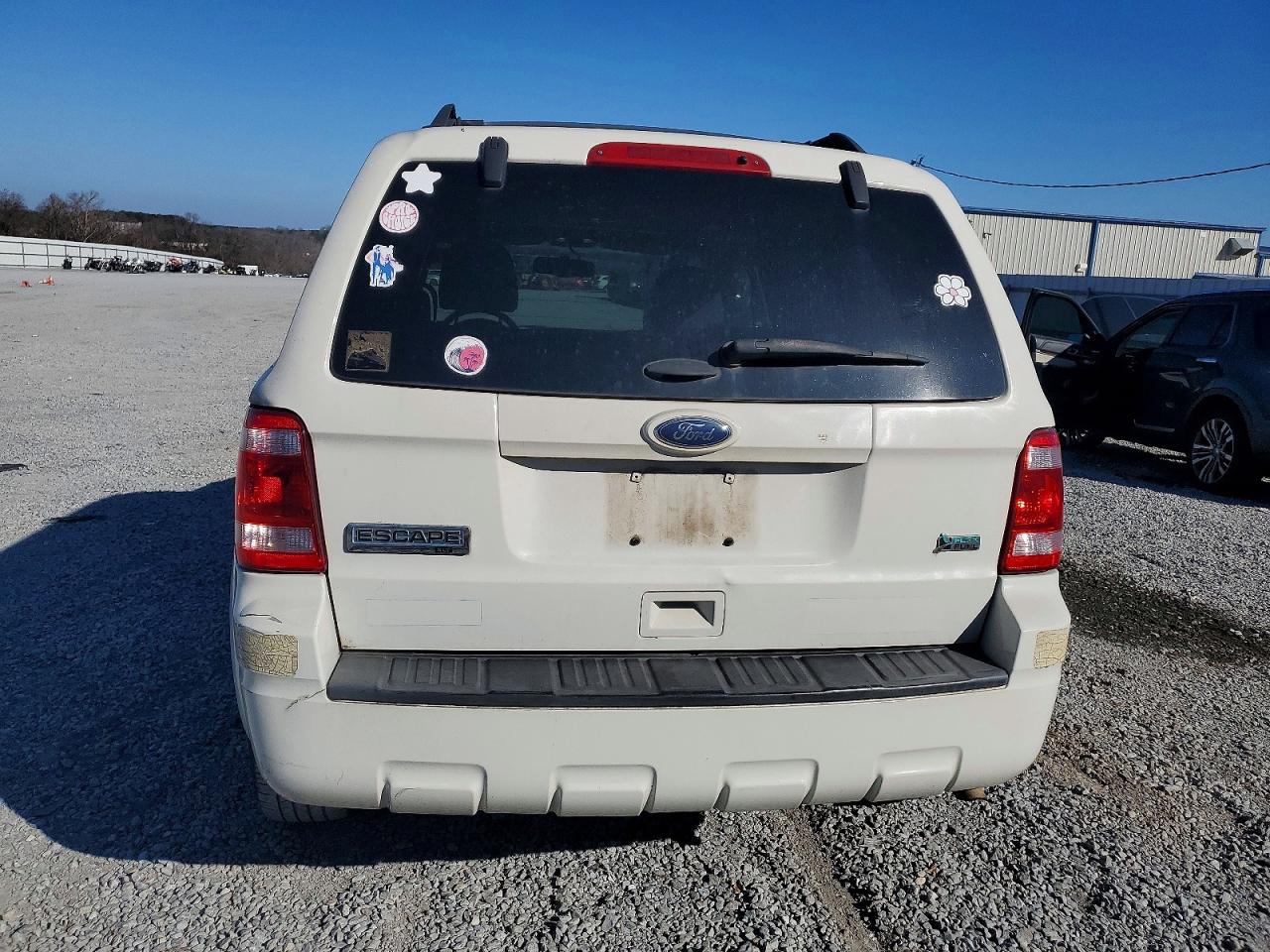 2011 FORD ESCAPE XLT photo 6