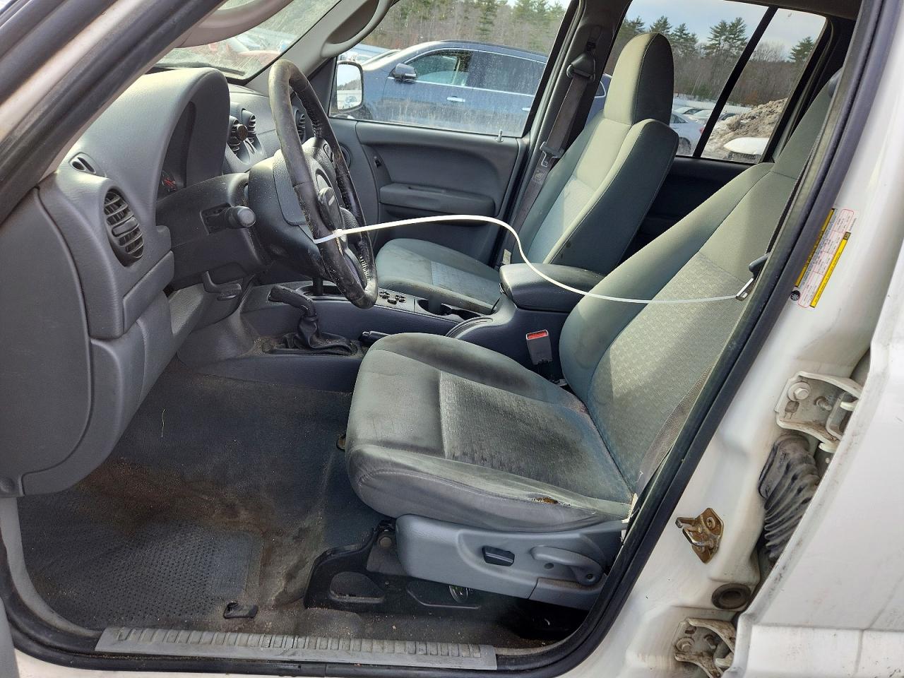 2005 JEEP LIBERTY SPORT photo 7