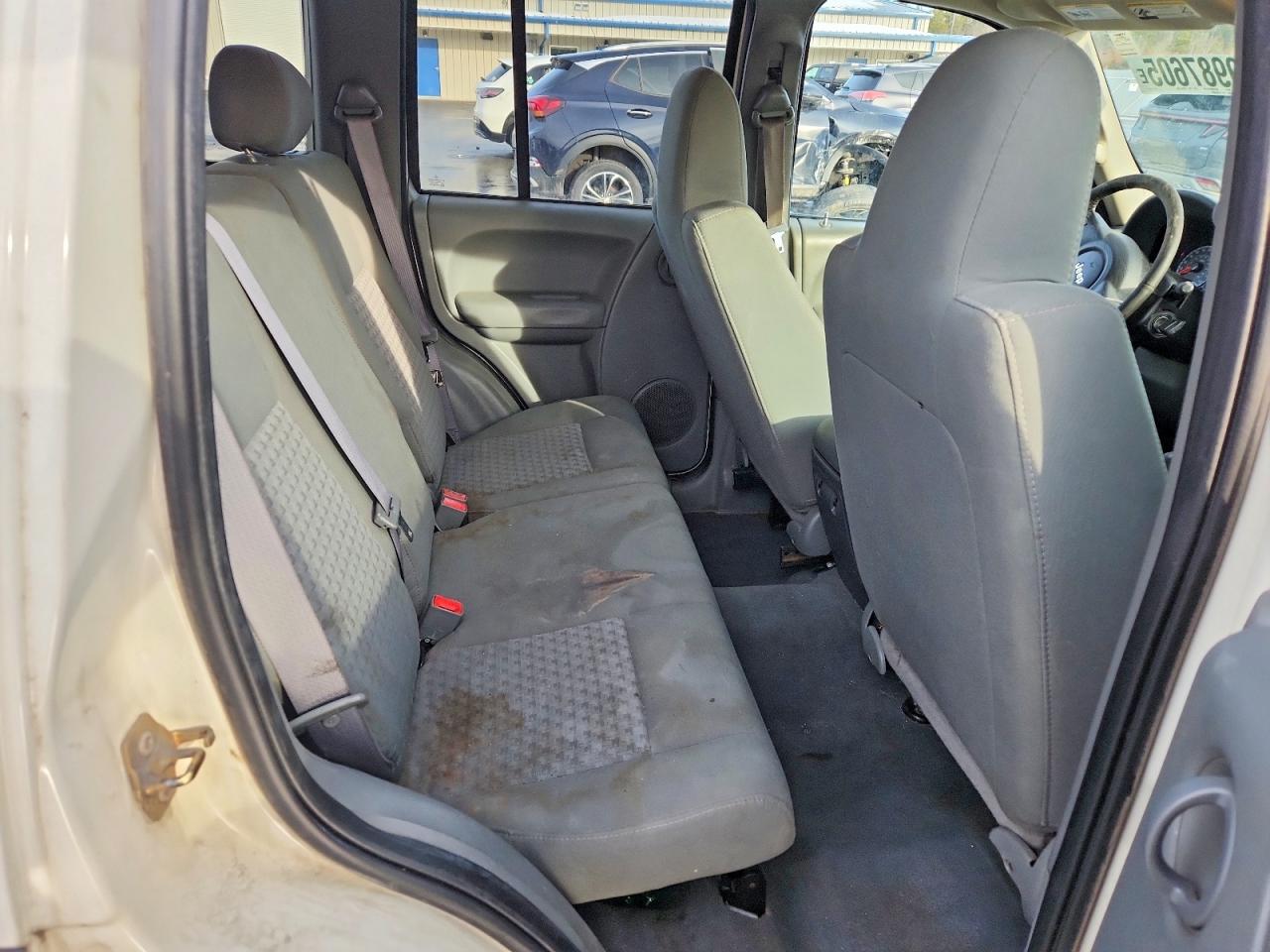 2005 JEEP LIBERTY SPORT photo 10