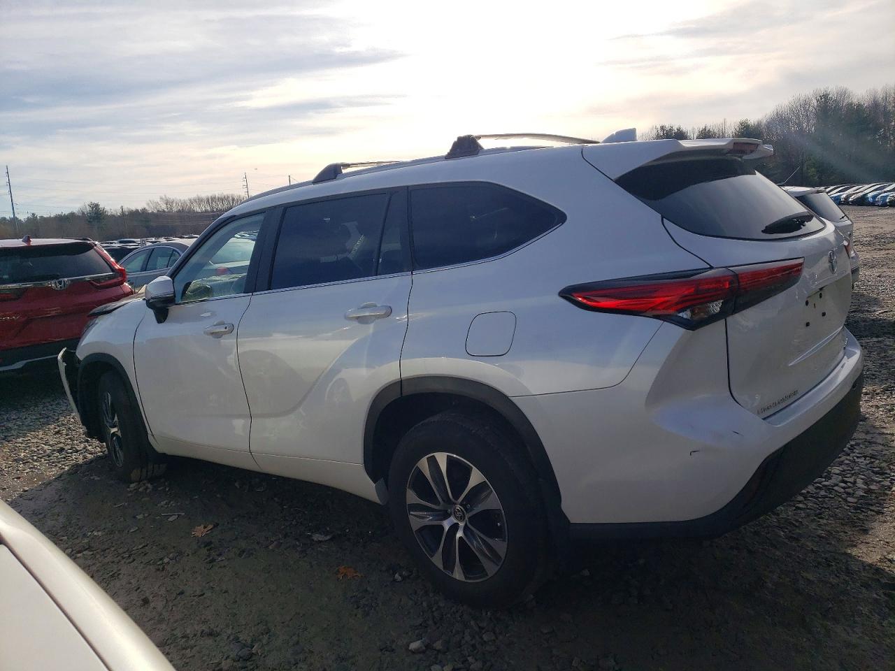 2023 TOYOTA HIGHLANDER L photo 2