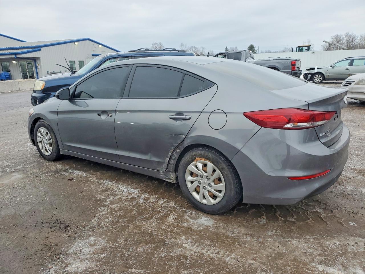 2018 HYUNDAI ELANTRA SE photo 2