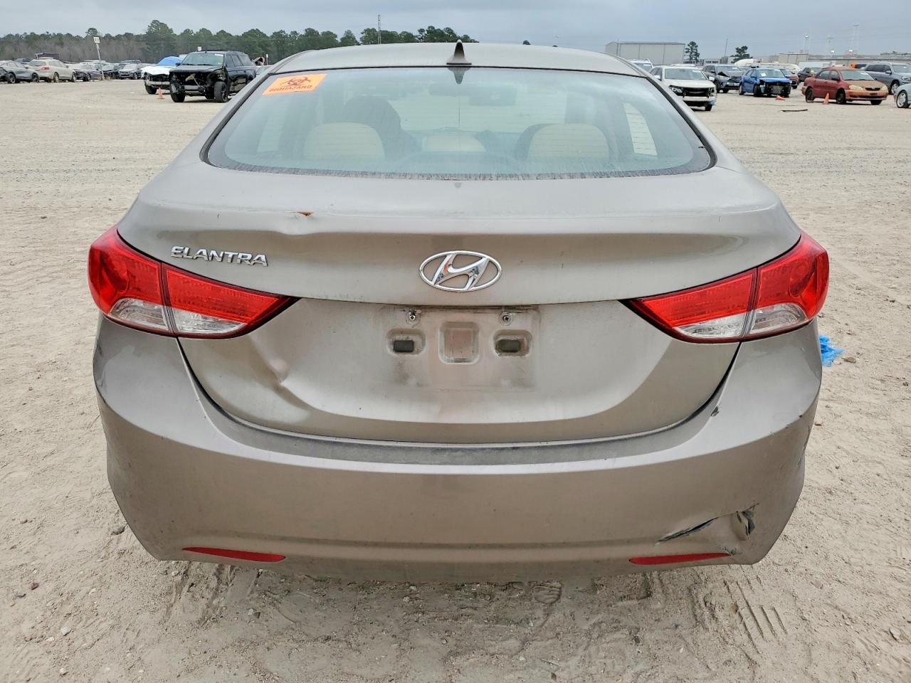 2013 HYUNDAI ELANTRA GLS photo 6