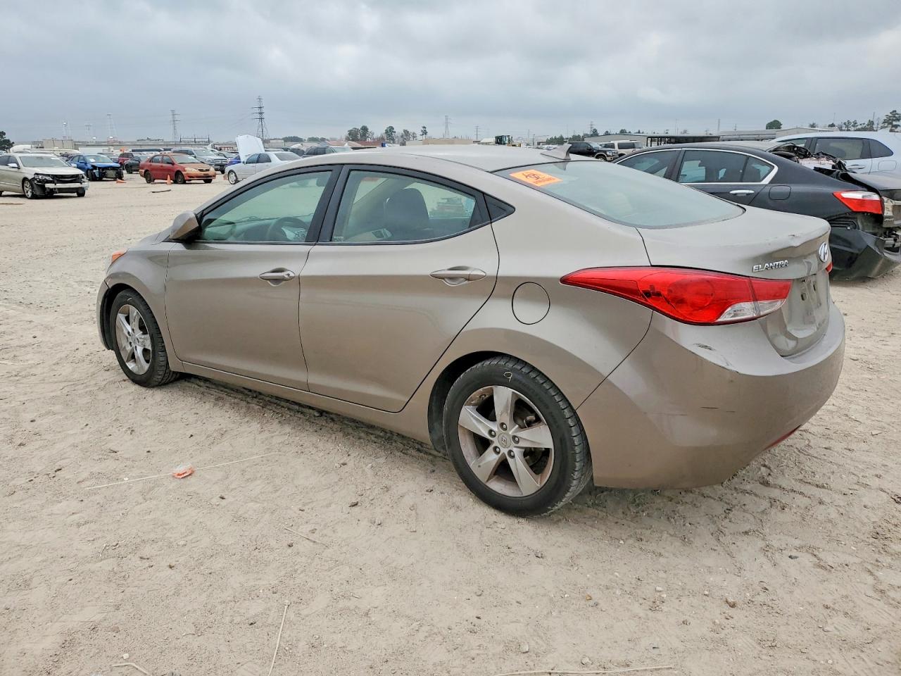 2013 HYUNDAI ELANTRA GLS photo 2